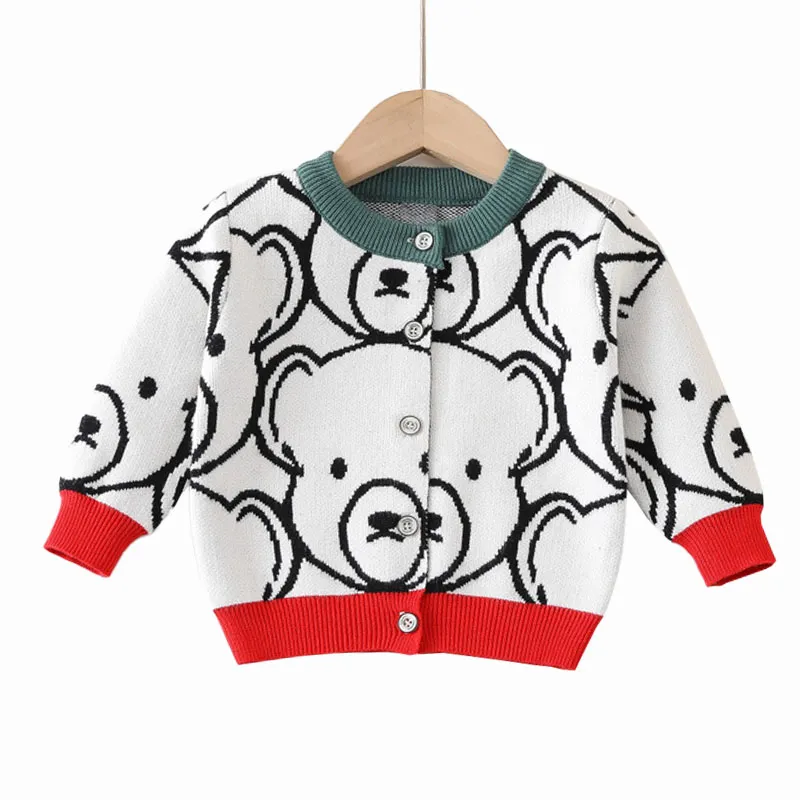 Saako joulukurtleneck -villapaita näyttämään valkoiselta? Mitä materiaaleja on saatavana pyöreälle kaulan pullover -villapaille, joista valita